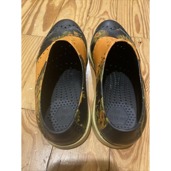 Biion Golf Shoes Oxford Slip On Spikeless Floral Saddle Mens 6 Women 8 EU 40 - Picture 2 of 4